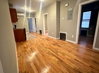 143 Charles Ave APT 1, Staten Island, NY 10302