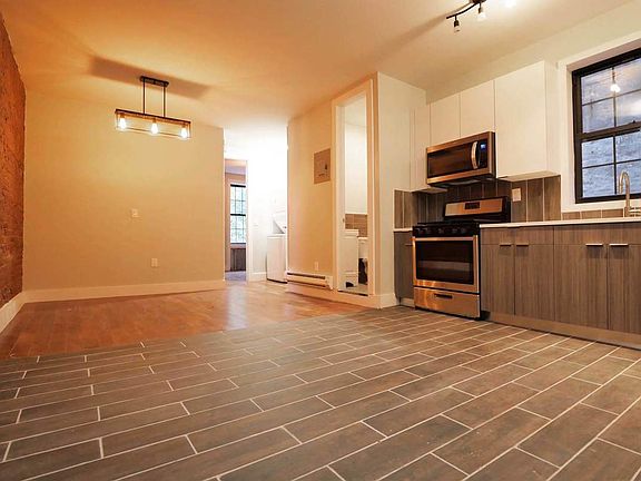 3rd image of 427 Menahan St