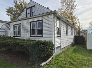 7092 Meadow Ave, Warren, MI 48091