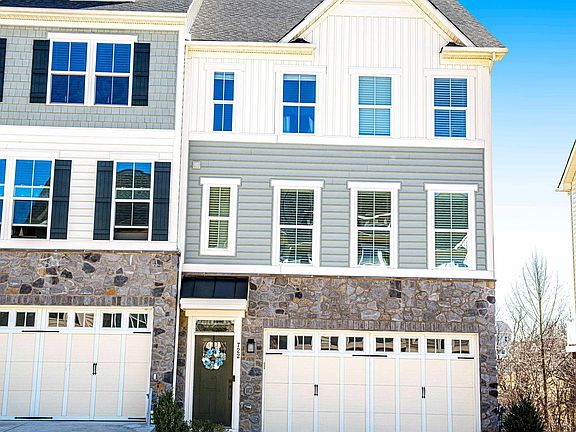 2nd image of 722 Iron Gate Rd