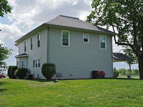 3rd image of 886 E County Road 300 S