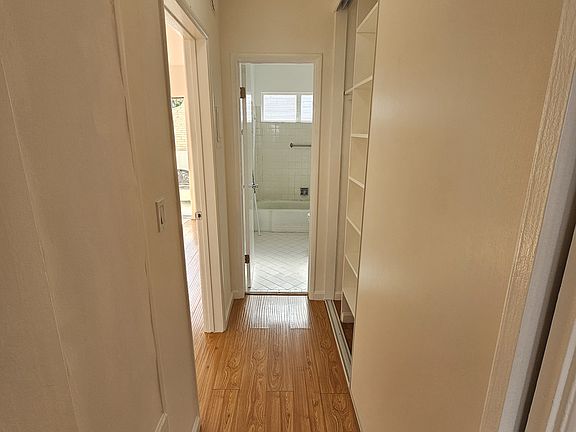 5th image of 916 N Sierra Bonita Ave APT 3