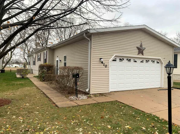 410 Club Cir, Belvidere, IL 61008