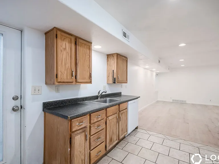 5068 S Murray Blvd #DOWNSTAIRS — Photo 4