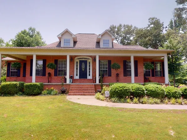 1165 Foxridge Run, Dyersburg, TN 38024
