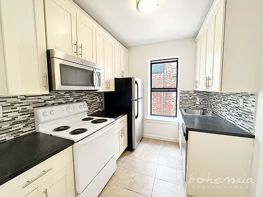 Rented by Bohemia Realty Group | media 15