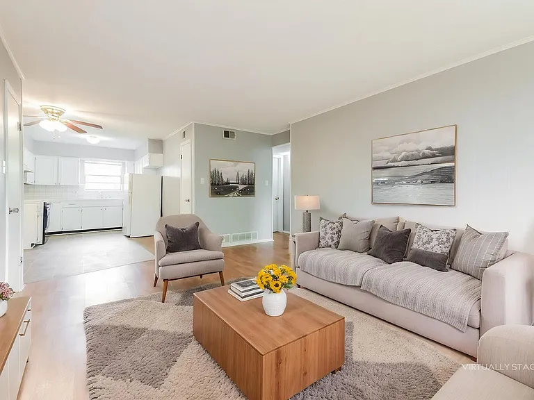 1400 N Austin St — Photo 1