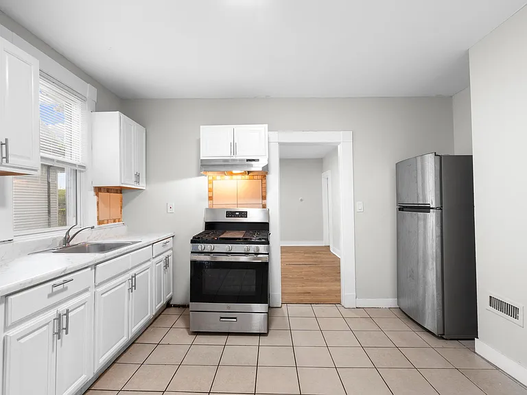 693 Dixwell Ave #2 — Photo 4