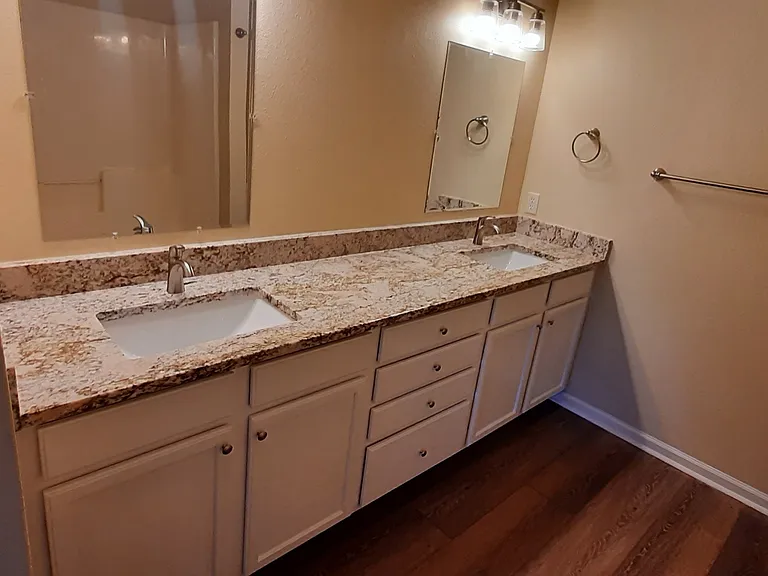 2514 Shady Oak Ct #A — Photo 6