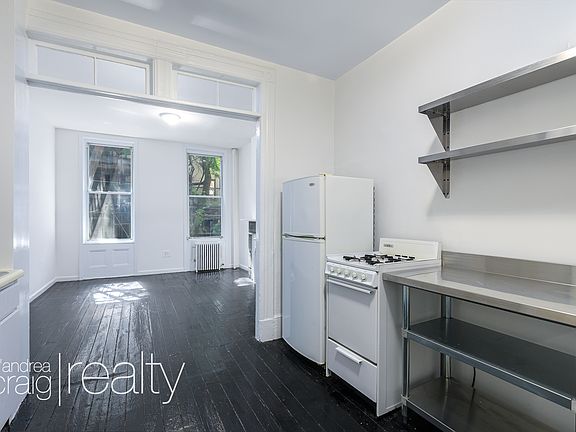 3rd image of 430 E 9th St APT 4