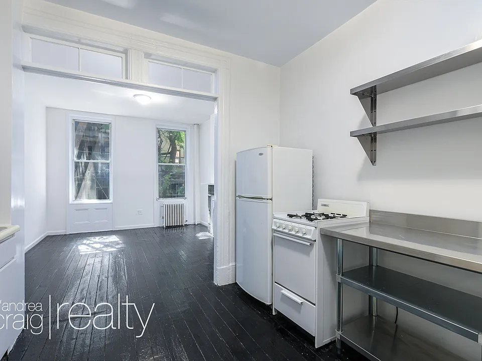 430 E 9th St #4