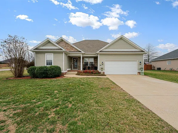 900 Aristides Dr, Bowling Green, KY 42104