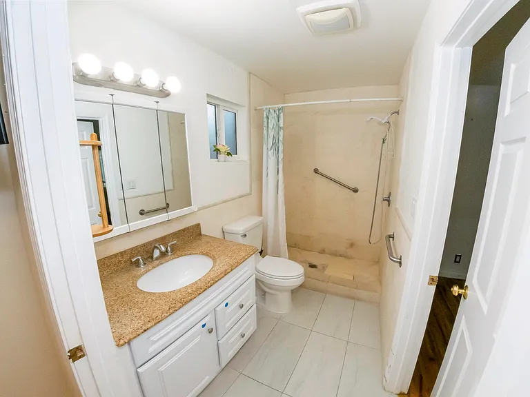 112 Santa Ana Ave — Photo 5