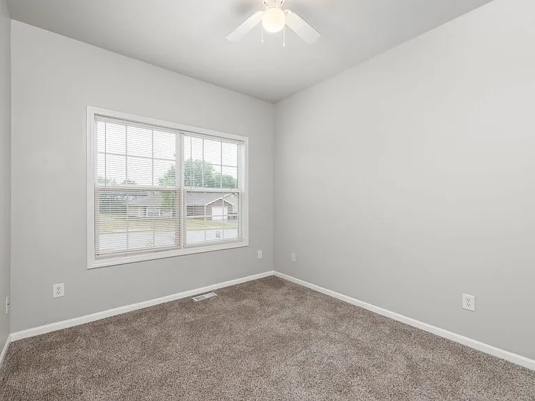 132-210 Mott Dr #1620-1628 — Photo 11