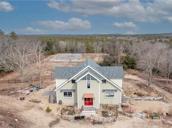 224 Greenhouse Rd, Coventry, RI 02827
