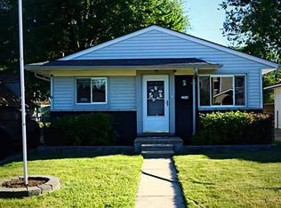 22948 Allor St, Saint Clair Shores, MI 48082