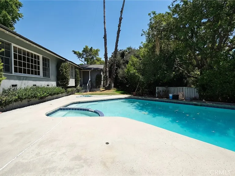 436 Stanford Dr — Photo 4