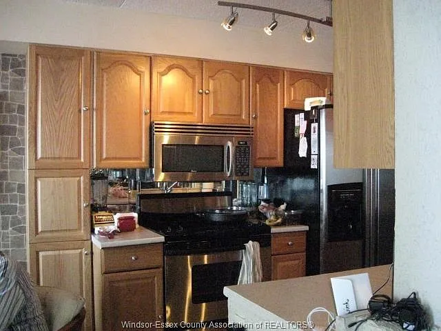 150 Park St W #2407 — Photo 2