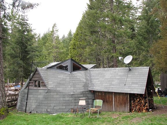 Dome has kitchen & woodstove