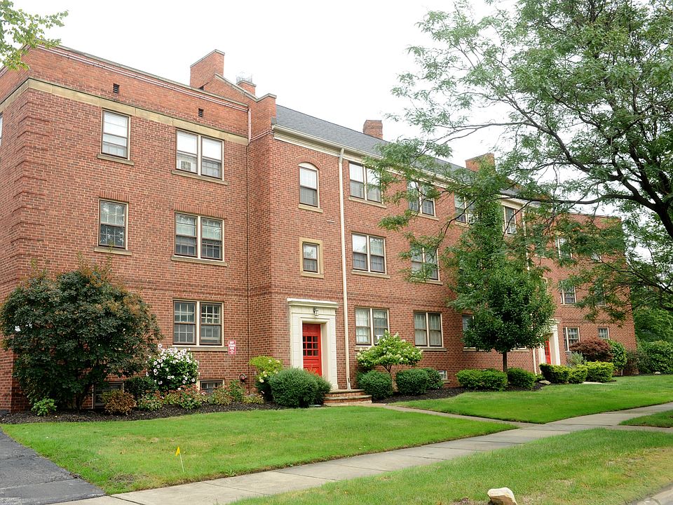 1st image of 16355 Van Aken Blvd APT 3C