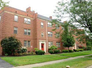 16355 Van Aken Blvd APT 3C, Cleveland, OH