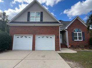 1500 Gray Hill Ct, Hope Mills, NC 28348