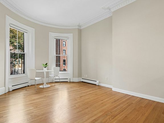 5th image of 130 Pembroke St #2