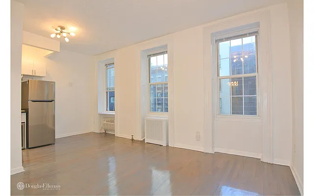 Rented by Douglas Elliman | media 15