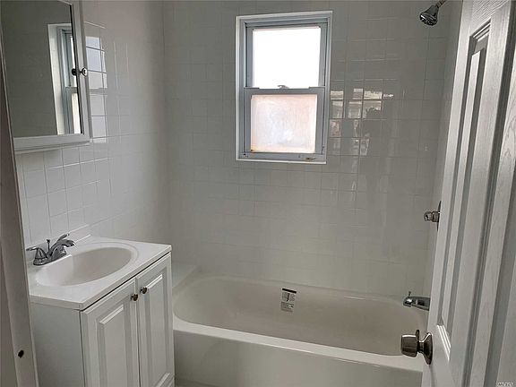5th image of 10218 Russell St