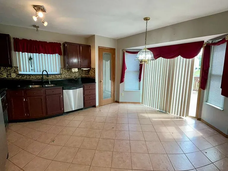 14312 Jamestown Bay Dr — Photo 6