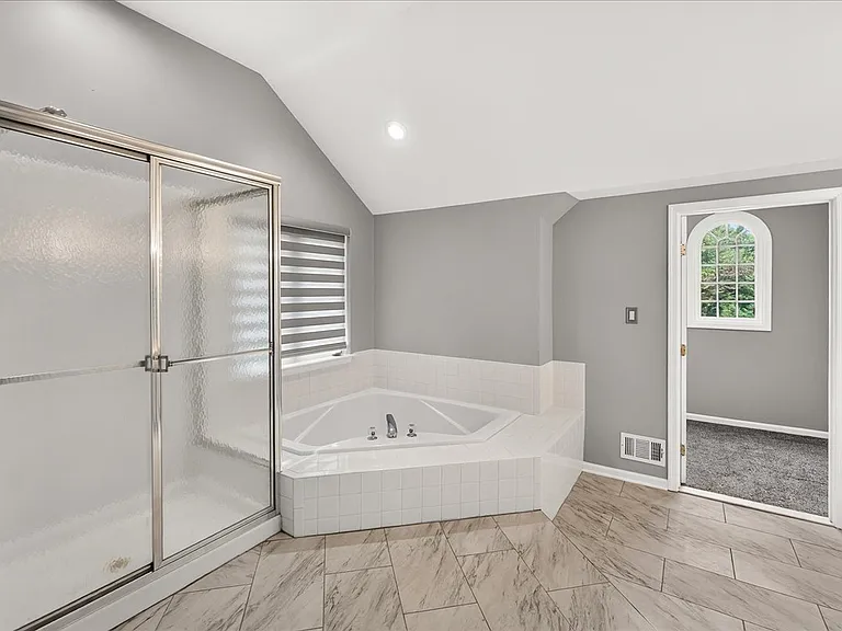 6455 Saddlebrook Ln — Photo 27