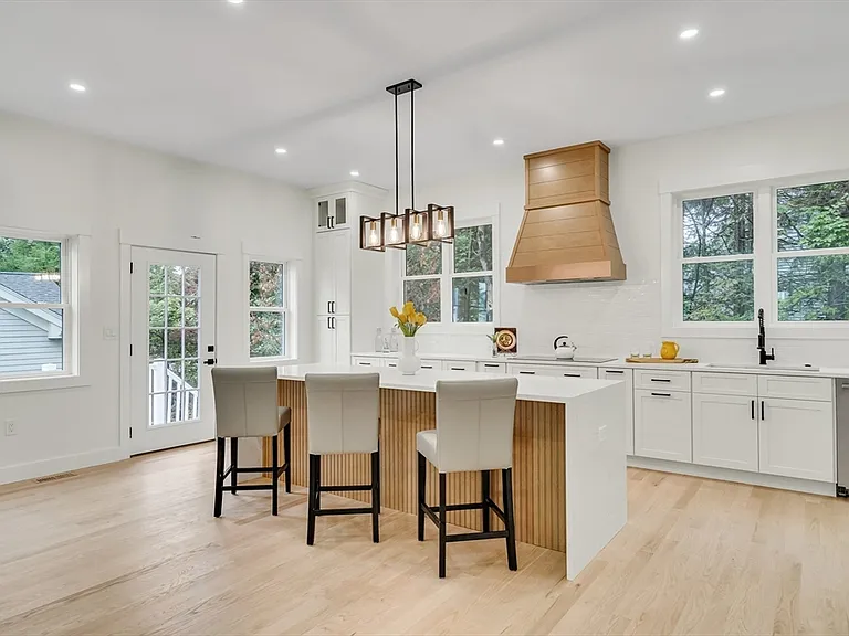 22 Estabrook Rd — Photo 11