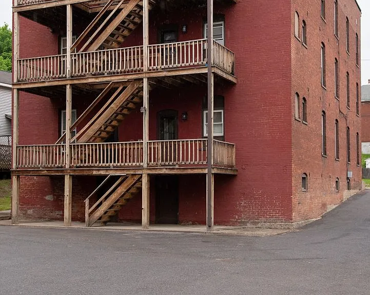 19 Warsaw Ave — Photo 25