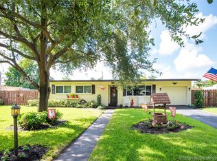 6884 NW 15th St, Plantation, FL 33313