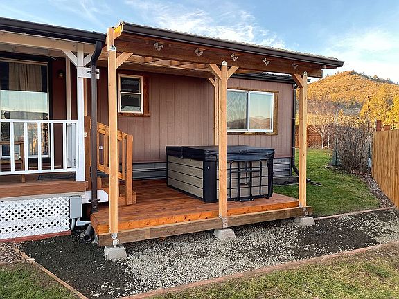 New cedar deck and spa