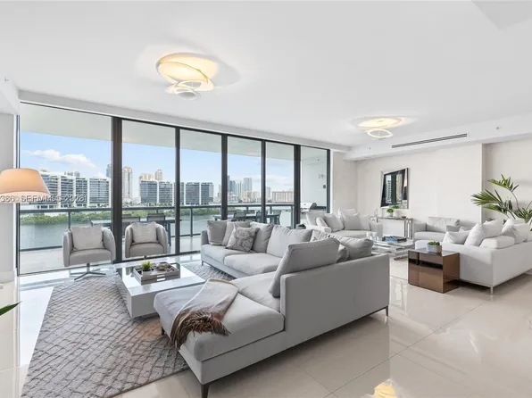 3300 NE 188th St APT 818, Aventura, FL 33180