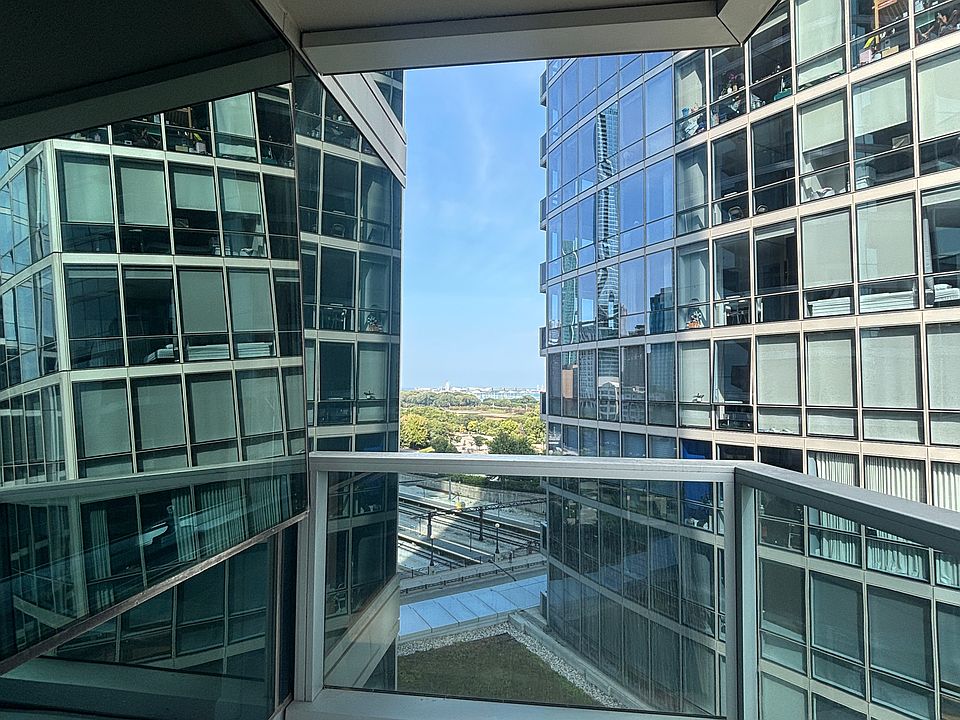 1st image of 1201 S Prairie Ave #7A