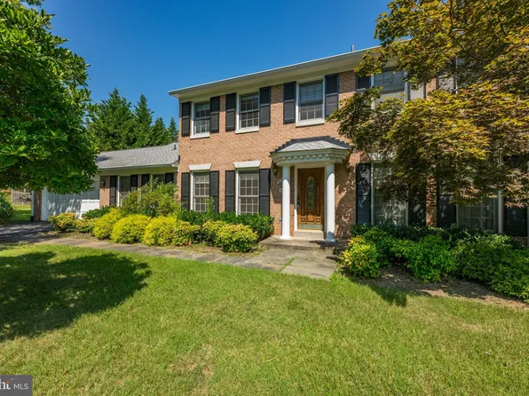 9025 Rouen Ln, Rockville, MD 20854