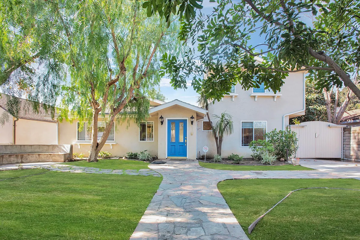 Building Photo - 4537 Mammoth Ave