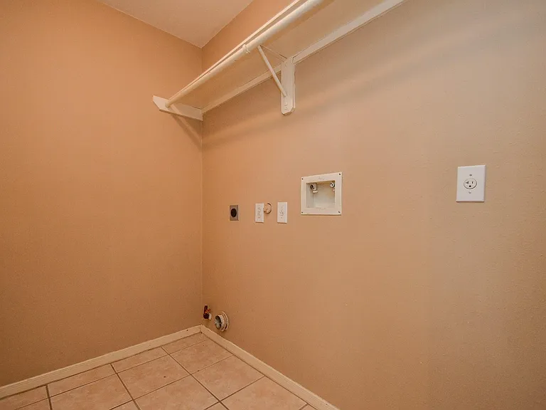 12811 Candace Ct — Photo 30