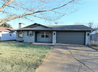 3818 Yellowstone St, Irving, TX 75062