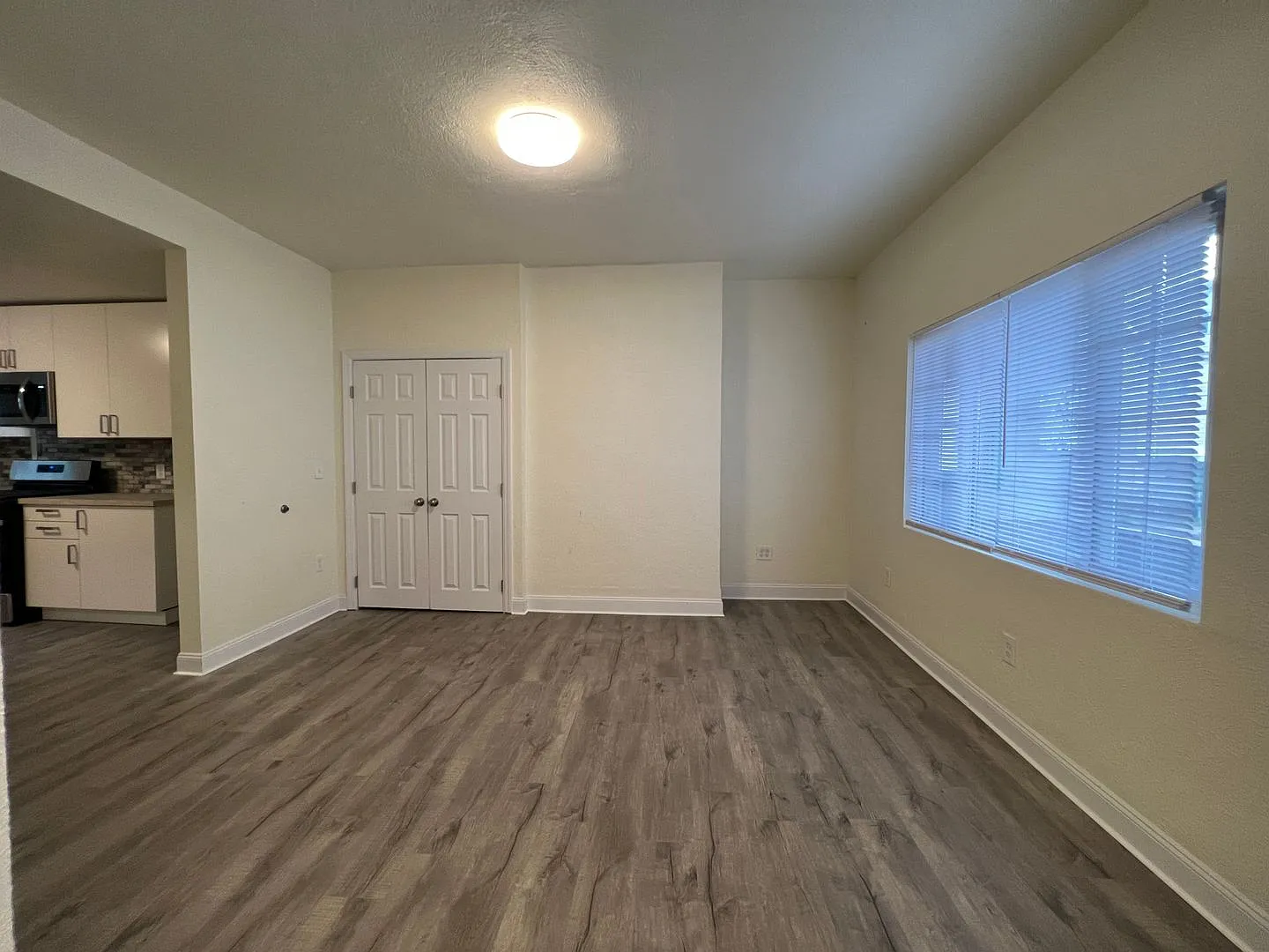Updated 3BR House with fenced yard! — Photo 2