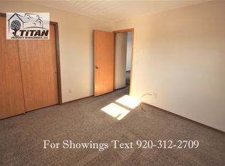 363 Stanley Ct APT A, Neenah, WI 54956