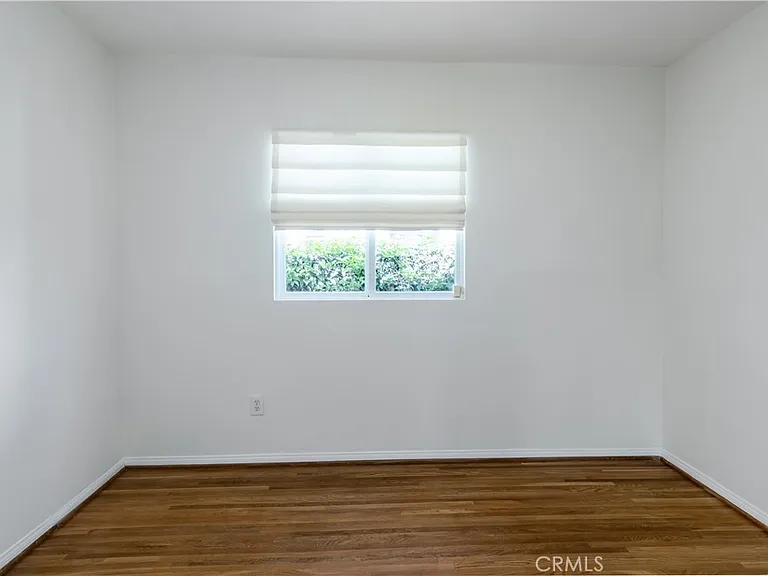 1094 S Plymouth Blvd — Photo 22
