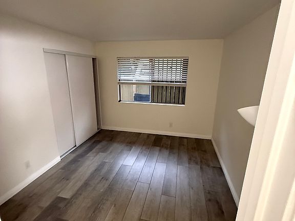 3rd image of 1049 W Francis St APT C