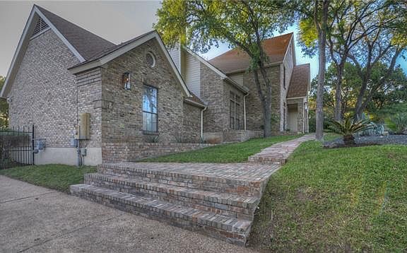 2nd image of 5906 Mesa Dr