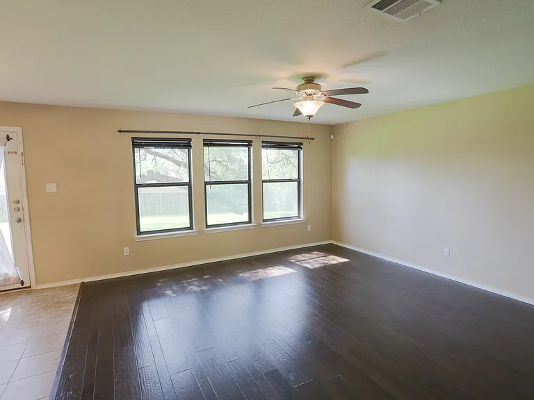 729 Green Pasture Dr — Photo 8