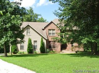 106 Seven Oaks Dr, Jacksonville, IL 62650