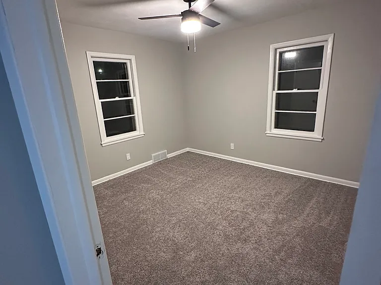 1404 Golf St — Photo 7