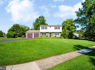 2201 Shetland Dr, Warrington, PA 18976